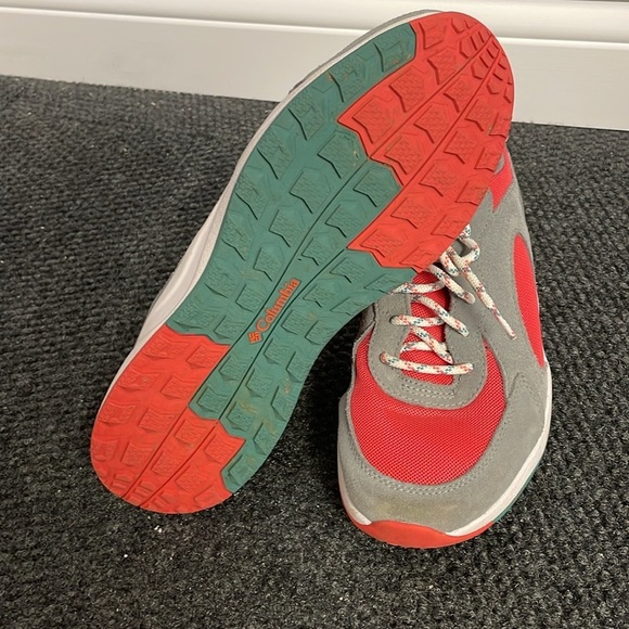 Columbia Pivot Waterproof Hiking Sneakers Shoes Size 9 Gray Red Womens HIking - Picture 5 of 6